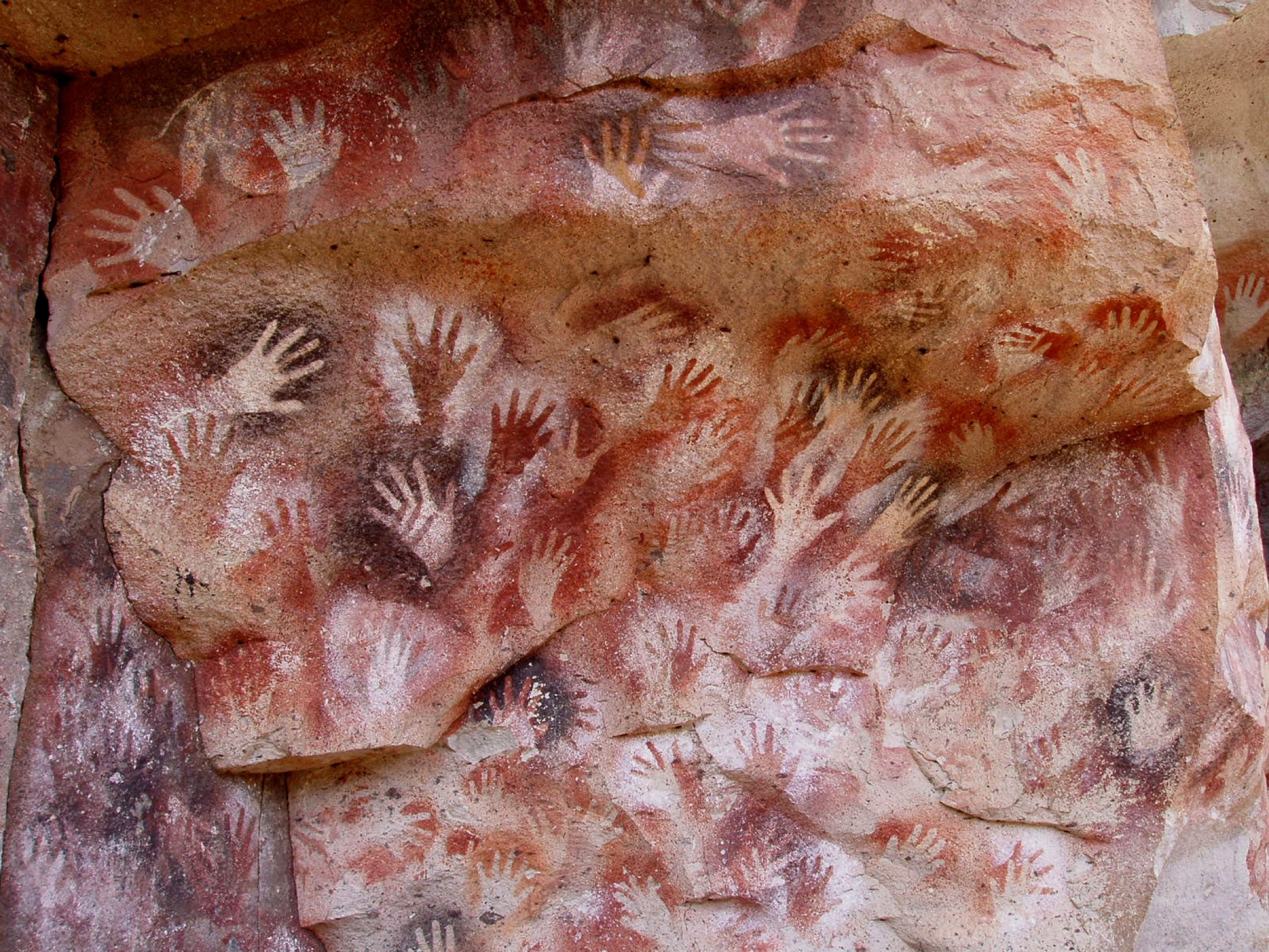 Cueva de las Manos hand stencils